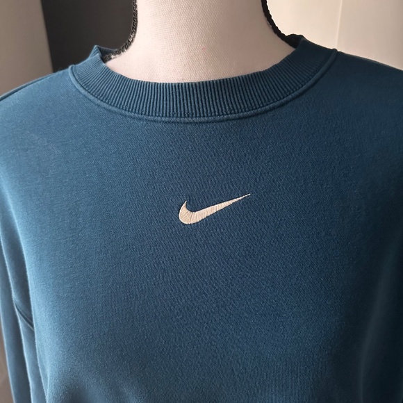 Nike Crew Neck Sweatshirt - SIze M - Picture 8 of 8